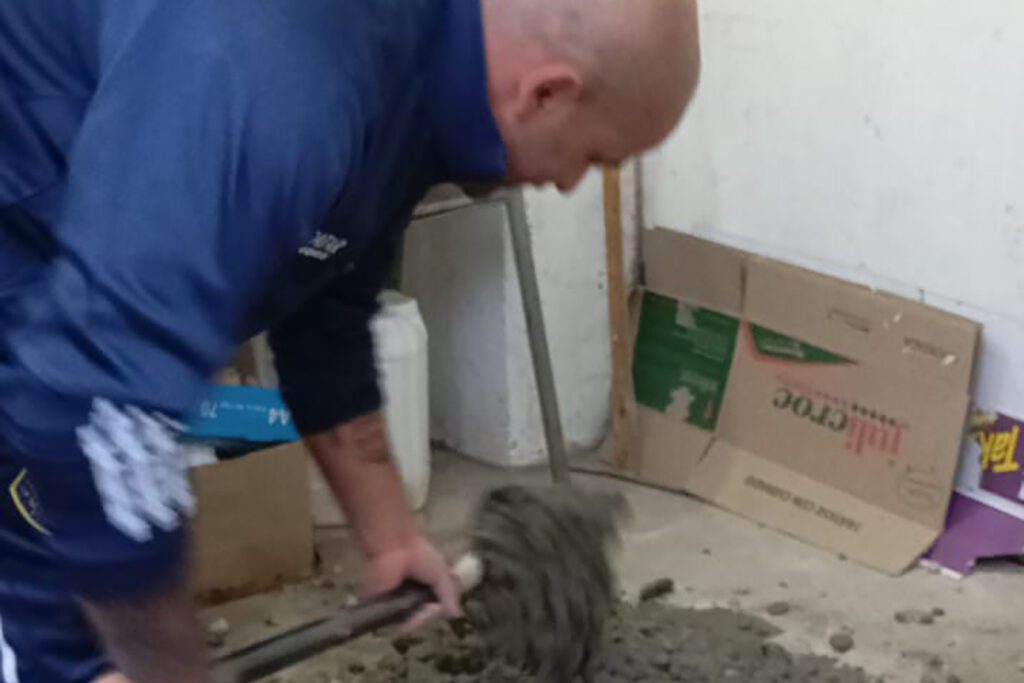 alt="Descubre cómo las prácticas educativas en escuelas de Concordia brindan oportunidades a estudiantes y mejoran infraestructuras"