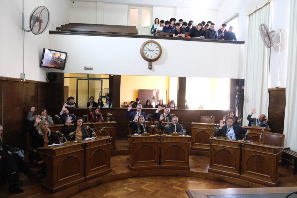 alt="El Boleto Gratuito para estudiantes en Concordia es un hecho trars la sesión realizada este jueves en el Concejo Deliberante"