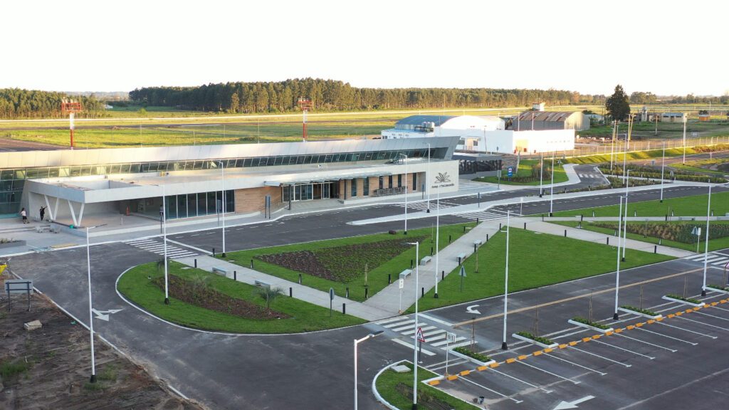 alt="el aeropuerto de Concordia recibirá el primer vuelo de Humming Airways el 4 de noviembre"