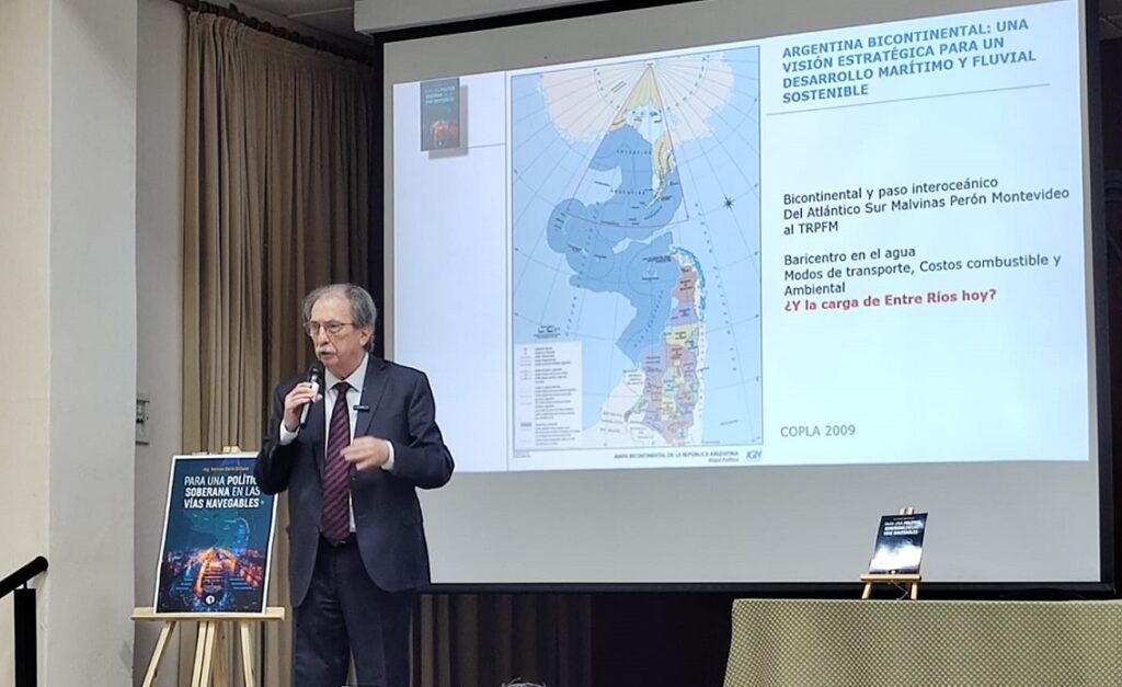 alt="Hernán Orduna dice que son los buques los que deben adaptarse a los ríos"