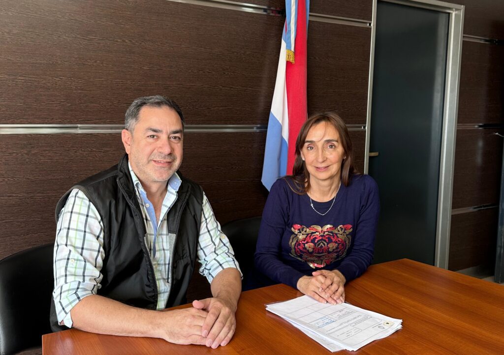 alt="Con la firma de un convenio con Vialidad Provincial, la Codesal avanza con la renovación del Camping Las Palmeras con obras viales. El predio fue recuperado por la provincia a fines de 2024"