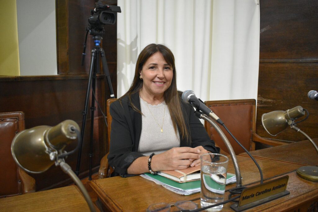 alt="la concejal Carolina Amiano"