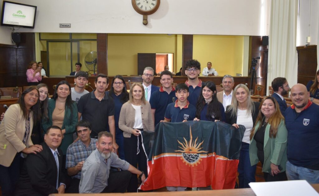alt="alumnos, docentes y la comunidad educativa de la Escuela Técnica N°1 Brig. Gral. Pascual Echagüe" 