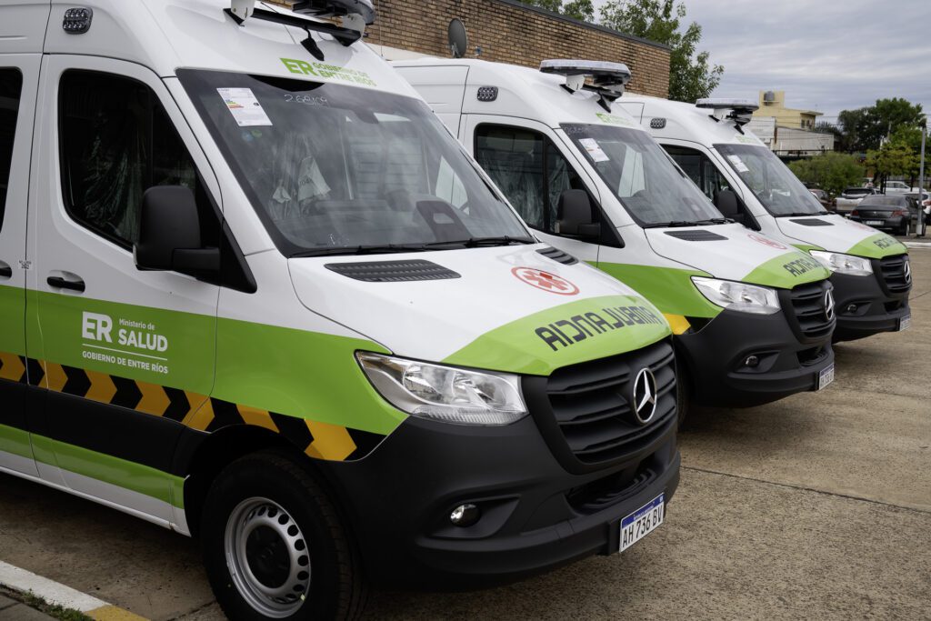 alt="nuevas ambulancias en Entre Ríos, fueron donadas por CTM, para hospitales de Concordia y Chajarí"
