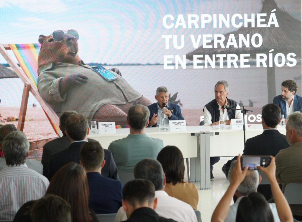 alt="La visita de Scioli a Entre Ríos dejó promesas de inversión y silencios del funcionario"