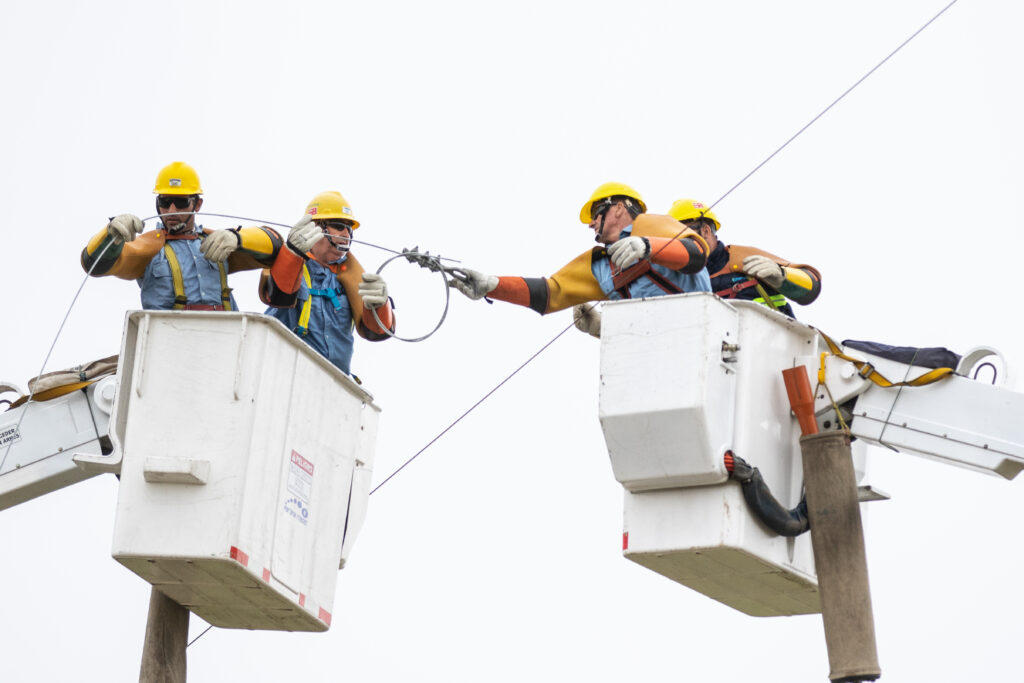 alt="El temporal en Entre Ríos y los cortes de luz afectaron a miles. Enersa trabaja para reponer el servicio"