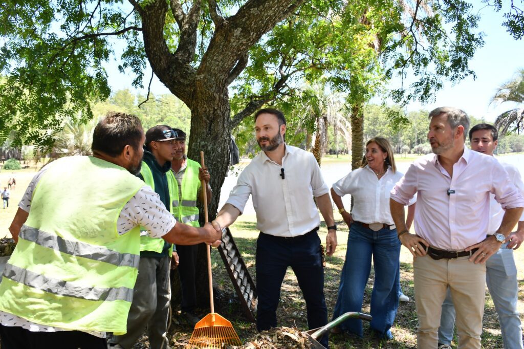 alt="Recuperación de predios en Salto Grande. Frigerio y Azcué supervisaron obras en zonas que estaban intrusadas"