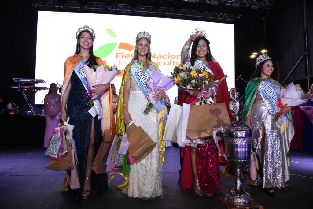 alt="Luz Martínez Sotelo fue elegida en la Fiesta Nacional de la Citricultura 2025. Hoy cierra Uriel Lozano y hay sorteos"