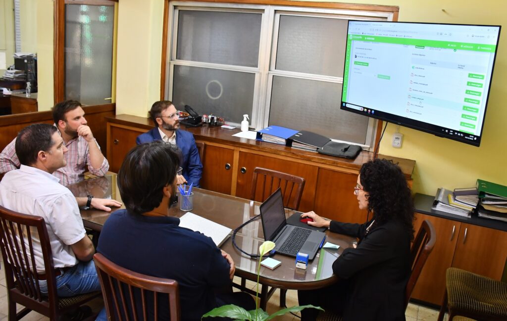 alt="Vecchio SRL fue el único oferente para la repavimentación de calle Sauré. La inversión supera los 471 millones"