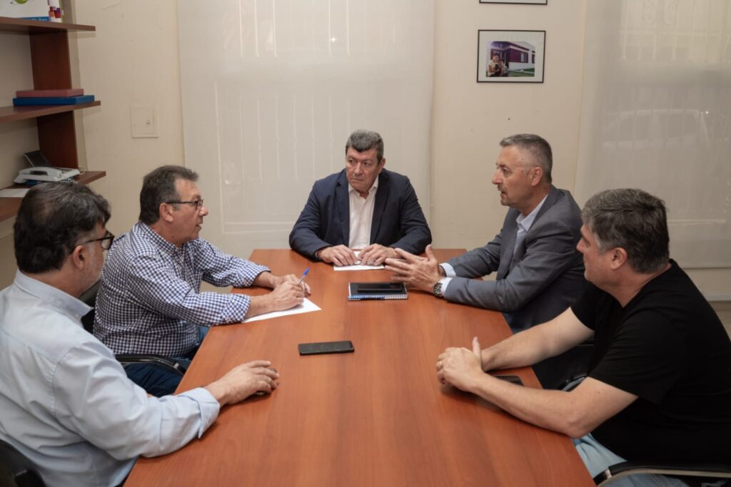 alt="Tras reunión con legisladores, el IAPV estudia retomar las viviendas del Renabap en Federación, hoy paralizadas"