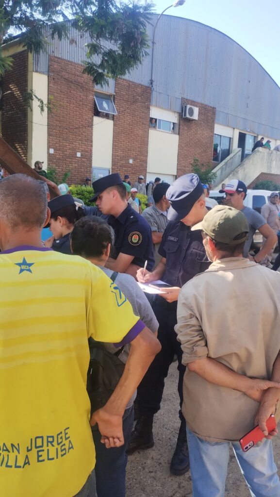 alt="Escala el conflicto municipal en Concordia tras la irrupción policial en el Corralón y denuncias de los gremios"