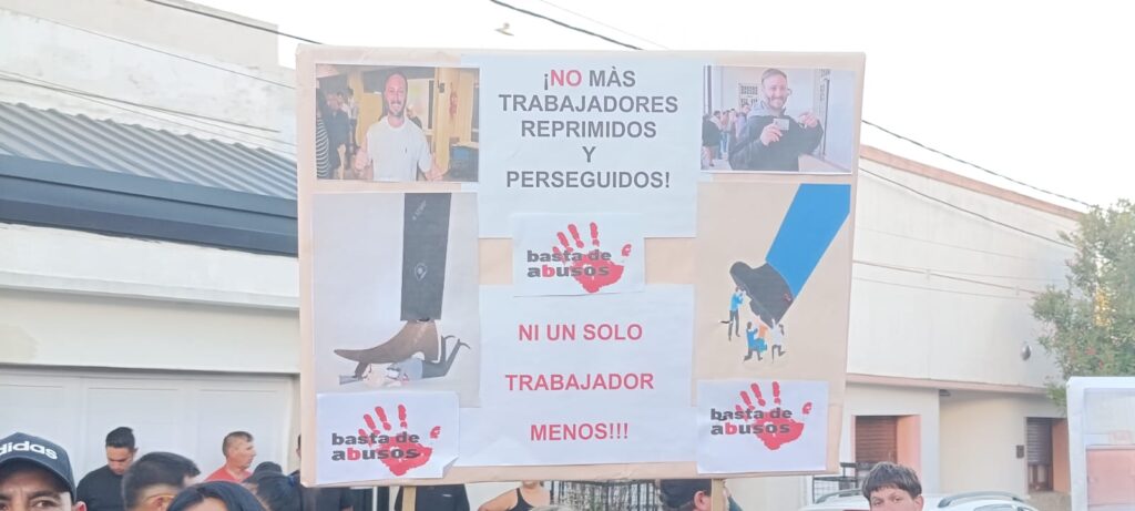 alt="Crece el conflicto municipal en Concordia. Gremios marcharon este martes contra la no renovación de contratos"