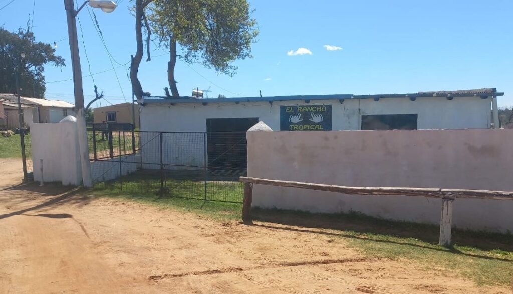 alt="Tras funcionar como boliche, el municipio retomó el control del SUM de barrio El Silencio para fines comunitarios"