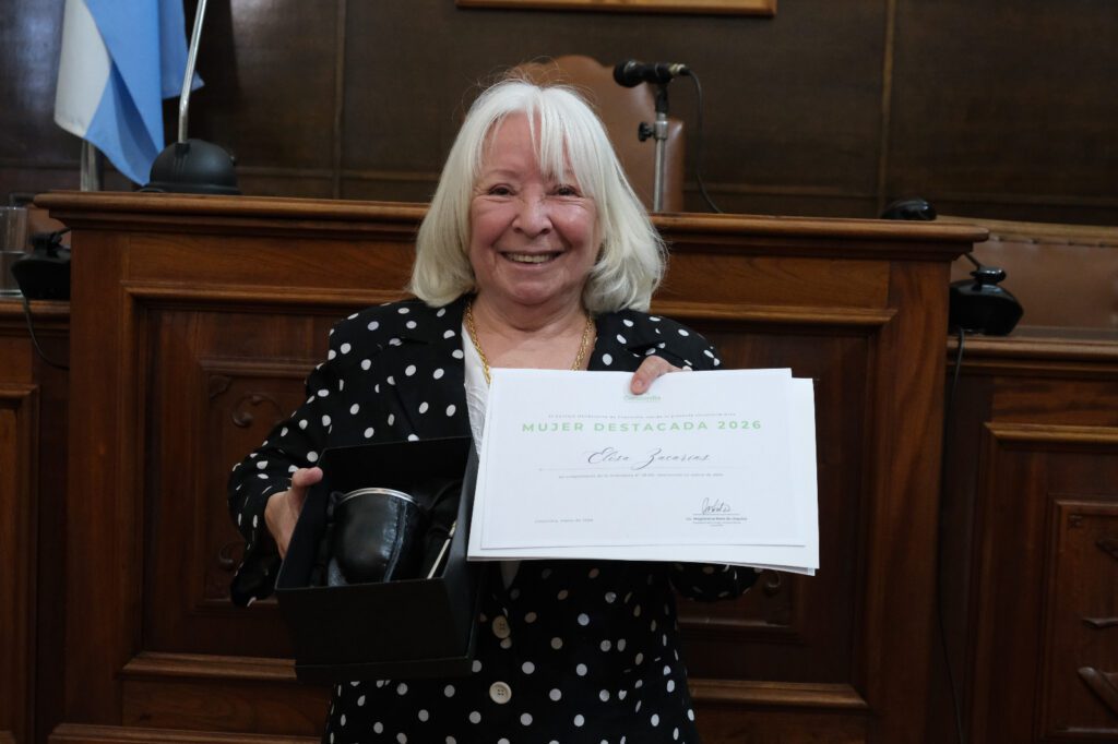 alt="Elisa Zacarías"