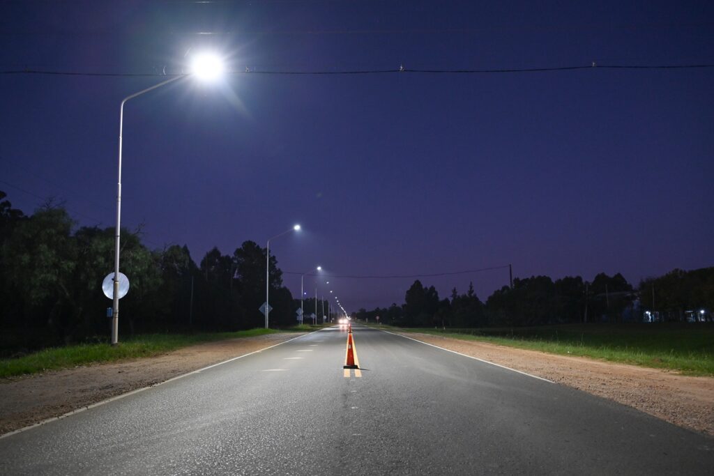 alt="la remozada ruta provincial 44, en el trayecto entre la Ruta 14 y la rotonda en el acceso a la ciudad, parte de las obras que benefician a Federación"