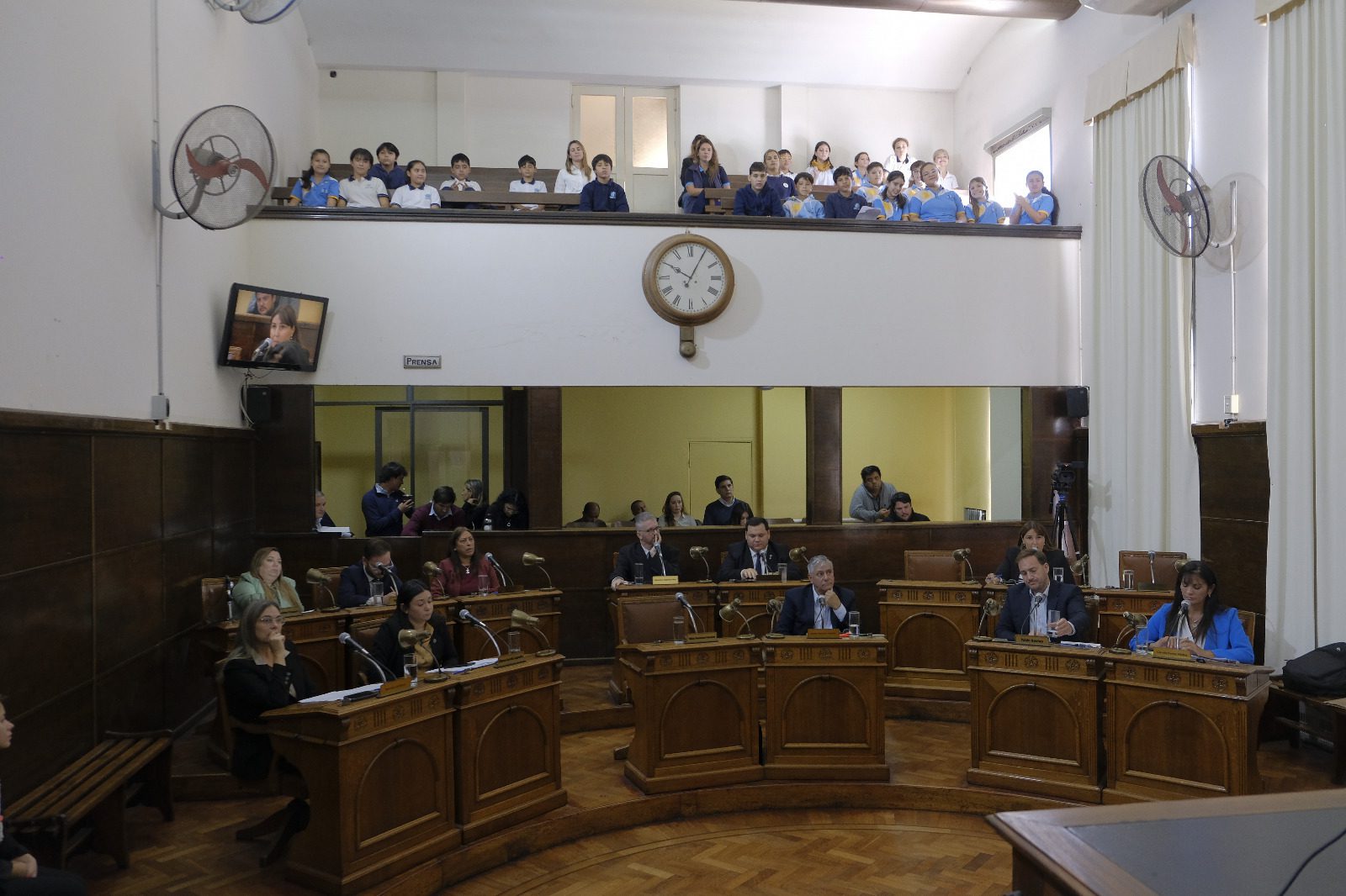 alt="Sesión del Concejo Deliberante de Concordia donde se aprobó la disolución del InVyTAM en Concordia, 9 de abril de 2026"