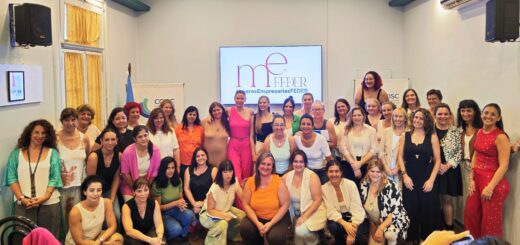 alt="Amplia convocatoria de mujeres empresarias de Entre Ríos en la sede del Centro de Comercio de Concordia"