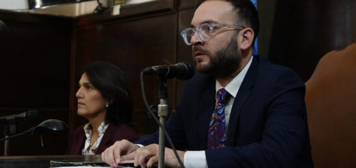 alt="Felipe Sastre preside la sesión ordinaria que aprobó el alivio fiscal en Concordia"
