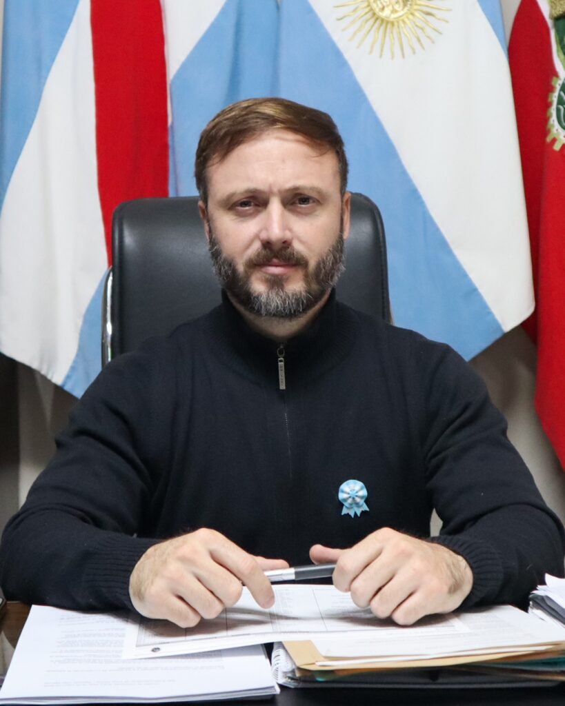 alt="El intendente Francisco Azcué gestionó el Aporte No Reintegrable a Concordia ante la provincia"