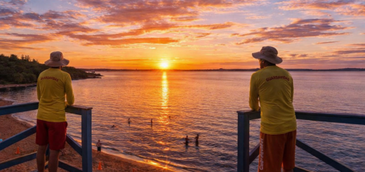 alt="Guardavidas vigilando las playas del Lago de Salto Grande, beneficiadas por el Aporte No Reintegrable a Concordia"