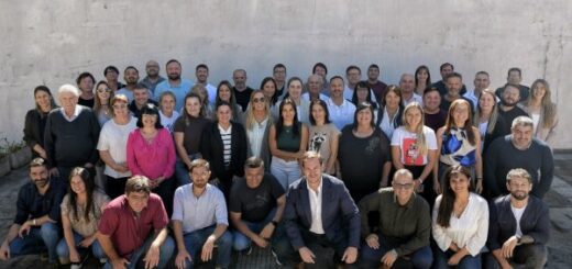 alt="Integrantes de la Liga de Concejales Justicialistas reunidos en Concordia"