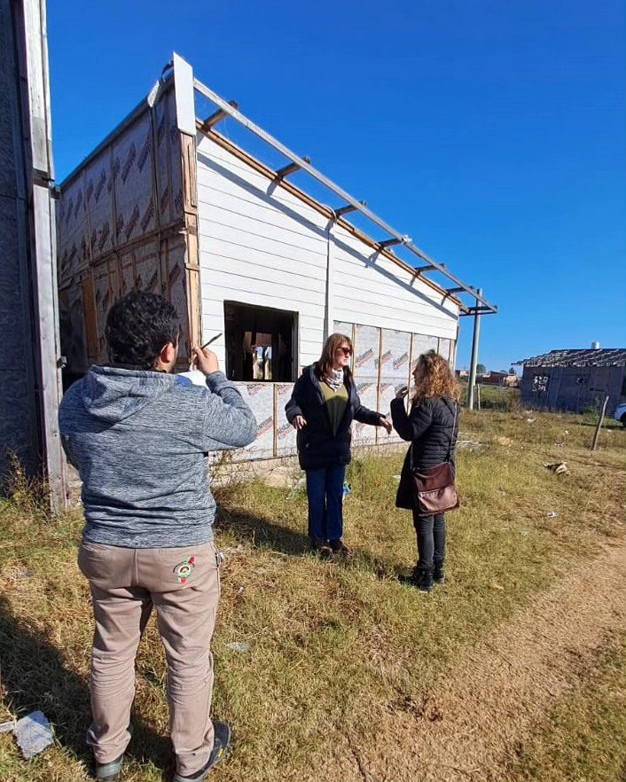 alt="Vista de barrio popular de Concordia afectado por la gestión del InVyTAM, cuya disolución en Concordia fue aprobada en abril de 2026"