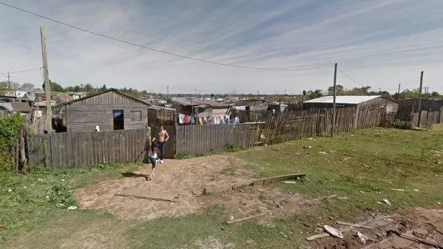 alt="Foto de un barrio humilde de Concordia, Entre Ríos, que ilustra la pobreza e indigencia en Concordia y Gran Paraná medida por el INDEC"
