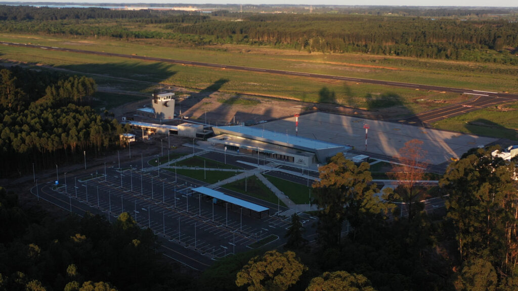 alt="'Vuelos Concordia-Paraná con Humming Airways: aeropuerto Comodoro Pierrestegui de Concordia"