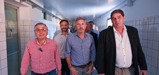 alt="Rogelio Frigerio recorre el Hospital Heras para supervisar la salud en Concordia y Colonia Ayuí"