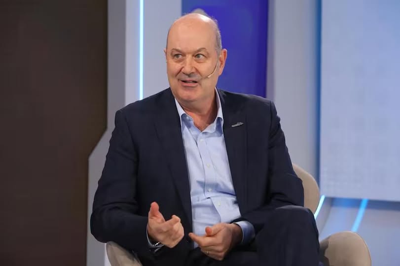 alt="El ministro Federico Sturzenegger, impulsor de la reforma del cabotaje para el transporte de arena silícea Entre Ríos Vaca Muerta"
