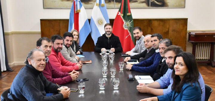alt="Reunión de gabinete de la Municipalidad de Concordia para analizar la licitación de la nueva planta asfáltica Concordia"