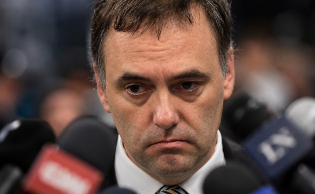 alt="Retrato de Manuel Adorni, cuya imagen cayó drásticamente según la encuesta de Zuban Córdoba de mayo de 2026"