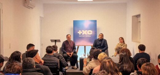 alt="Vecinos concordienses participan del encuentro bajo la premisa de que Concordia merece más"