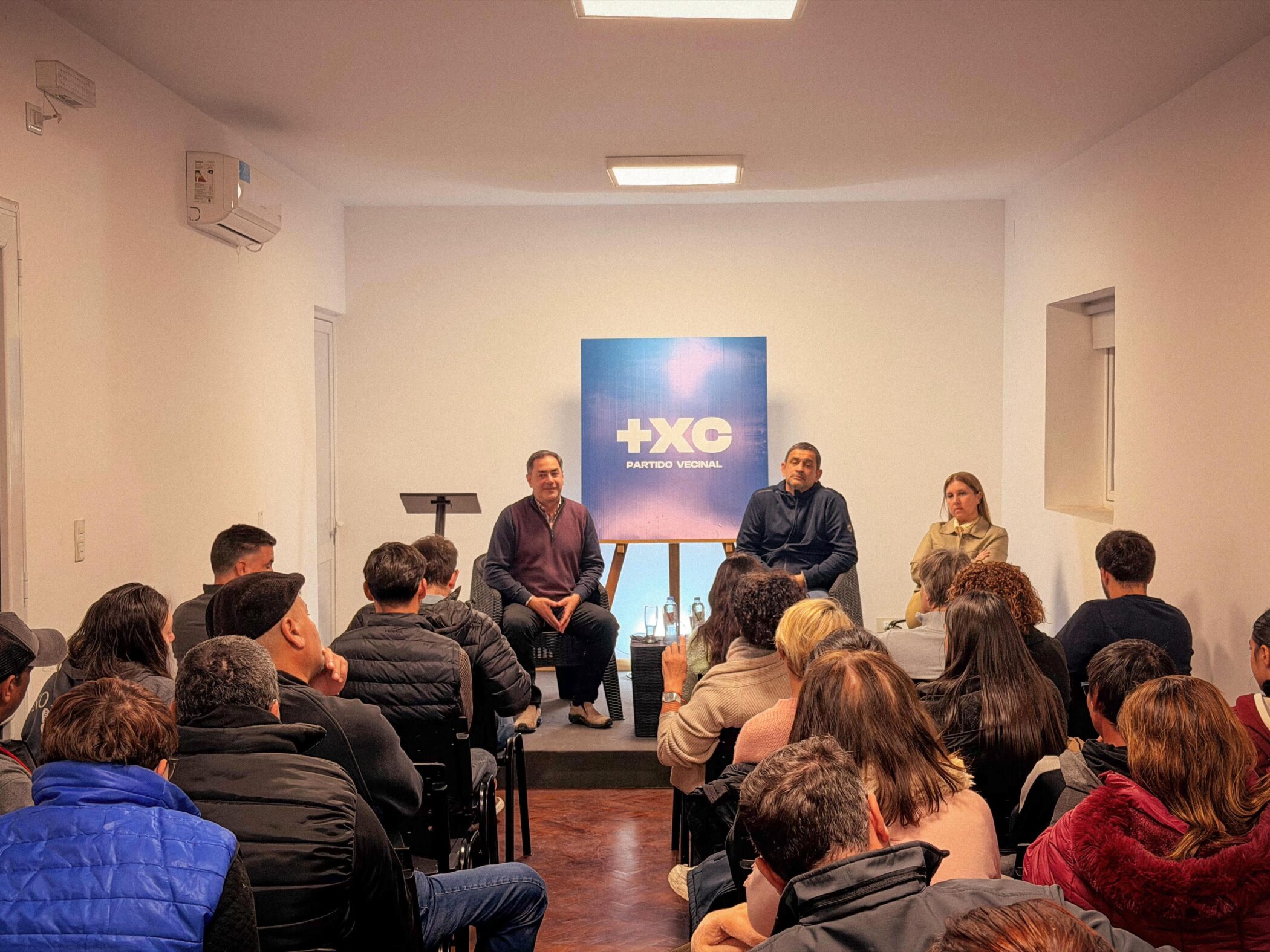 alt="Vecinos concordienses participan del encuentro bajo la premisa de que Concordia merece más"