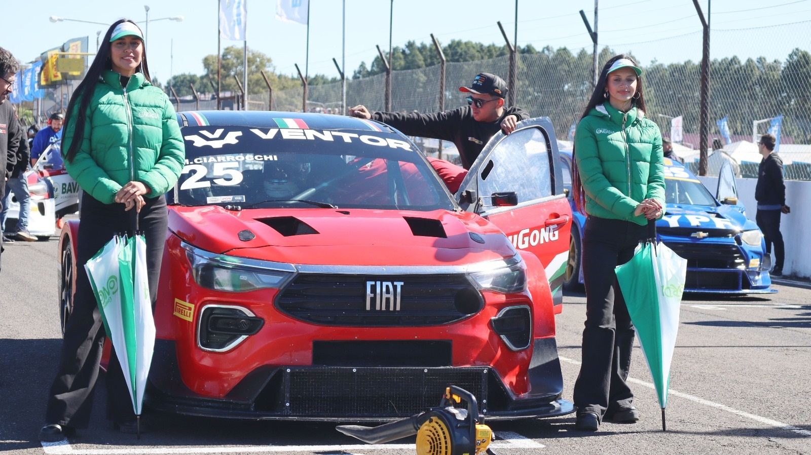 alt="Auto de competición Fiat en el autódromo local, clave para el impulso del turismo en Concordia en mayo de 2026"