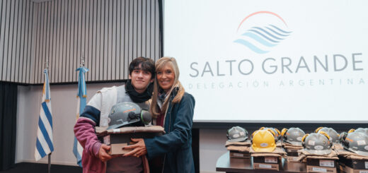 alt="Alumno participando de las Prácticas Profesionales Supervisadas 2026 en Salto Grande"