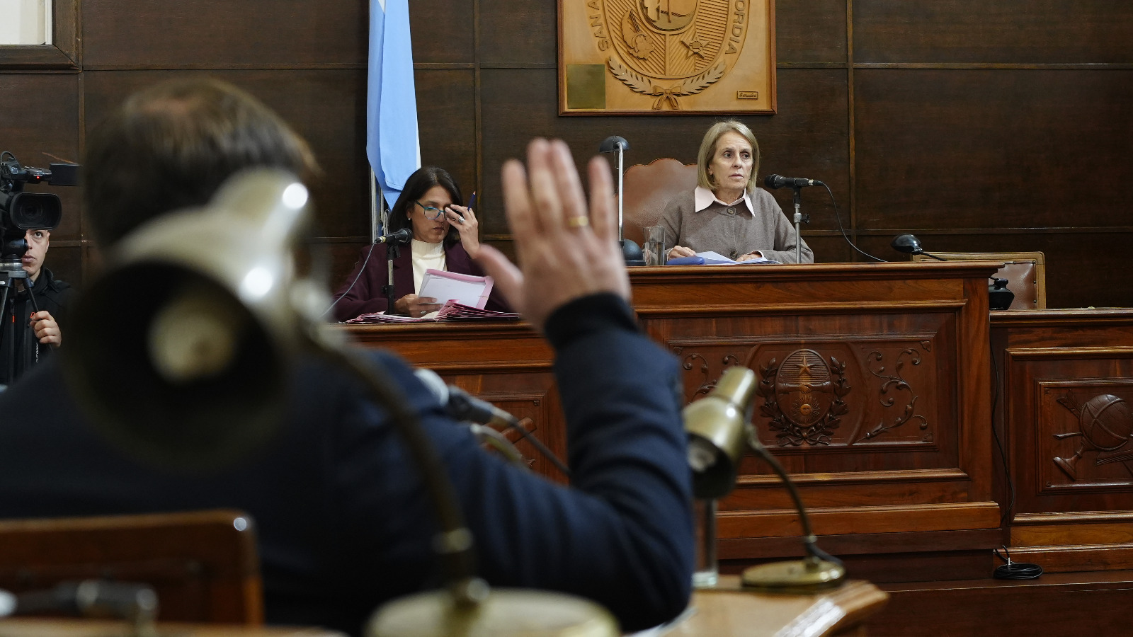 alt="Sesión legislativa en el Concejo Deliberante debatiendo sobre la Costanera Nebel de Concordia"